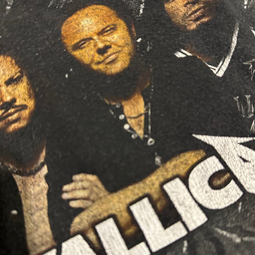 VTG vintage Metallica Short Sleeve Crew Tshirt 2009 world tour magnetic tour - Picture 4 of 8